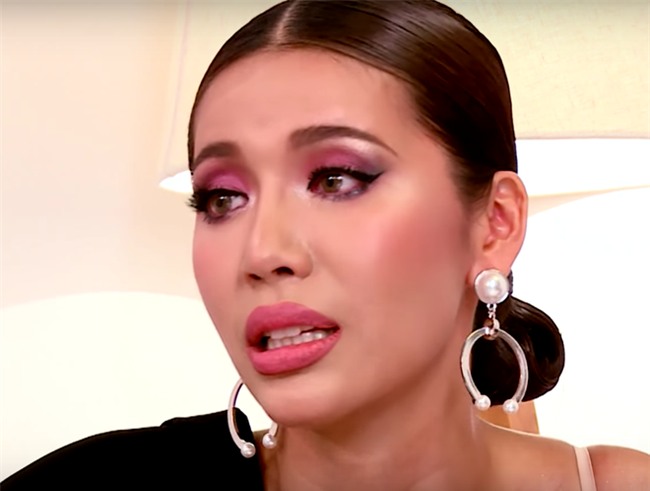 Chẳng cần phẫu thuật hay chỉnh sửa, các người đẹp Vbiz mặt cũng cứng đơ, vô hồn chỉ vì phấn son quá đà - Ảnh 9.