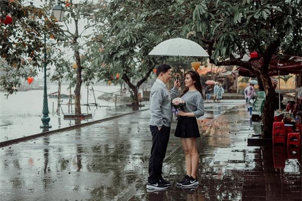 yeu tham "hoa da co chu", chang trai kien tri doi suot 3 nam cho den ngay cau hon nang - 1