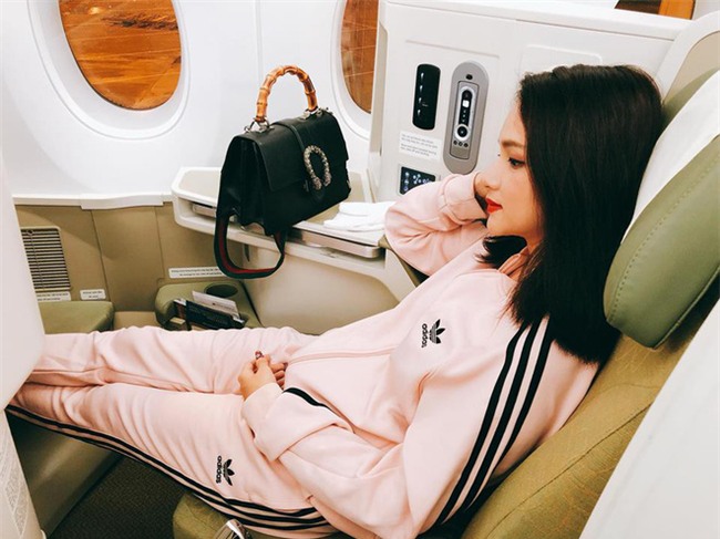 Chỉ diện áo phông đơn giản thôi mà Kỳ Duyên cũng đẹp xuất thần trong street style tuần này - Ảnh 13.