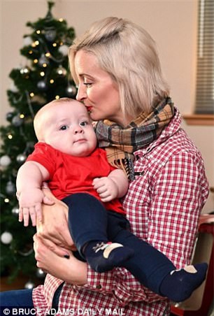 Người phụ nữ sống với 11 “người đàn ông”: Tôi sẽ không được ngủ nướng cho đến năm 2034 - Ảnh 4.