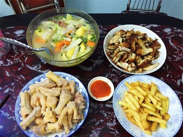 nhung mam com ngon mieng, da mat cua chi dau khien em chong cung phai me man - 17