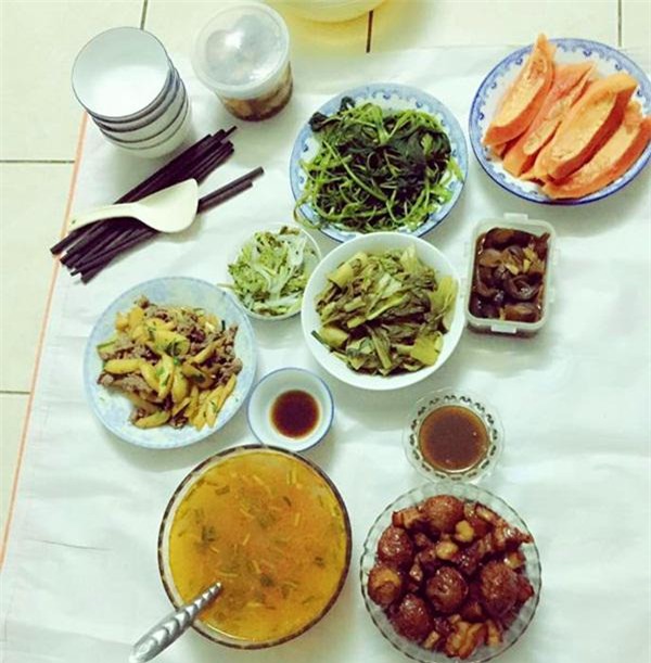 nhung mam com ngon mieng, da mat cua chi dau khien em chong cung phai me man - 5