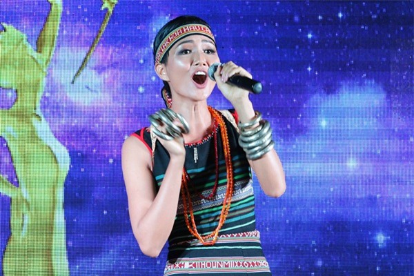 Hóa thân thành Cô Ba Sài Gòn, Mâu Thủy tỏa sáng trong phần thi tài năng-6