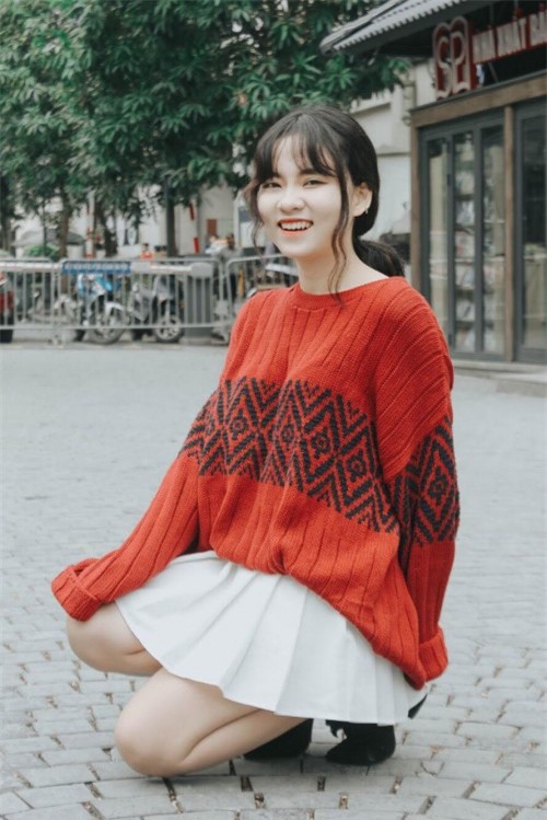 9X xinh đẹp cover ‘Khi em xa anh’ khiến cư dân mạng xao xuyến - Ảnh 4.