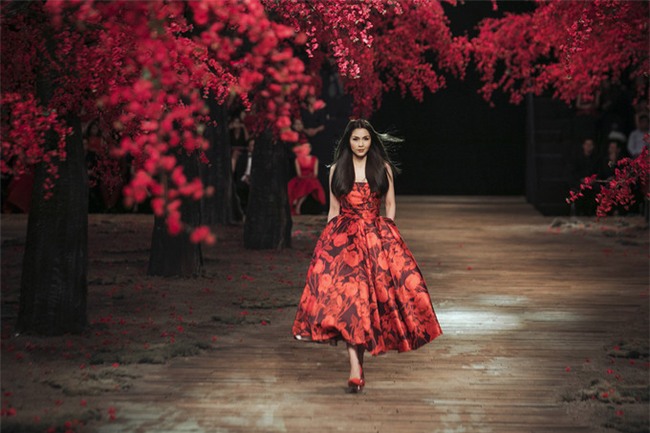 Tăng Thanh Hà được chọn làm gương mặt mở màn cho show diễn The Musi&nbsp;2&nbsp;của nhà thiết kế Đỗ Mạnh Cường.&nbsp; - Tin sao Viet - Tin tuc sao Viet - Scandal sao Viet - Tin tuc cua Sao - Tin cua Sao