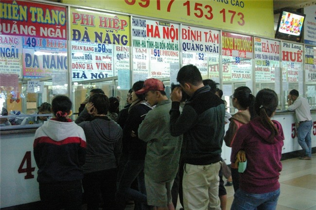 Giá vé xe tết tăng vô tội vạ?