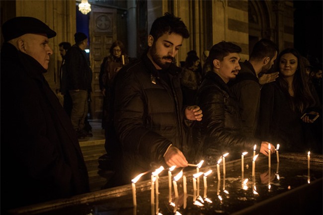 CẬP NHẬT: Gói pháo hoa phát nổ, bắn loạn xạ vào đám đông ở Australia