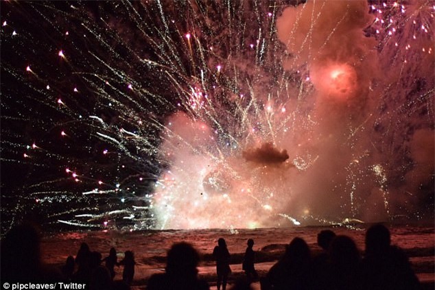 CẬP NHẬT: Gói pháo hoa phát nổ, bắn loạn xạ vào đám đông ở Australia