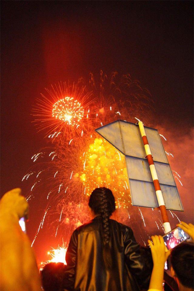 phao hoa ruc sang bau troi ha noi, tp.hcm, chao mung nam moi 2018 da den - 6