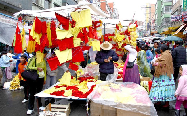 Những phong tục chào đón năm mới vừa thú vị vừa kỳ lạ trên thế giới - Ảnh 6.