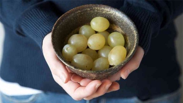 Những phong tục chào đón năm mới vừa thú vị vừa kỳ lạ trên thế giới - Ảnh 7.