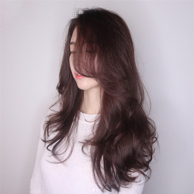 Gợi ý kiểu tóc và phong cách trang điểm không mất nhiều thời gian cho dịp đi chơi đón năm mới - Ảnh 4.