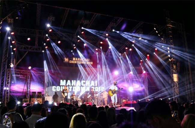 Việt Nam cùng các láng giềng tưng bừng bước vào năm mới 2018 - Ảnh 4.