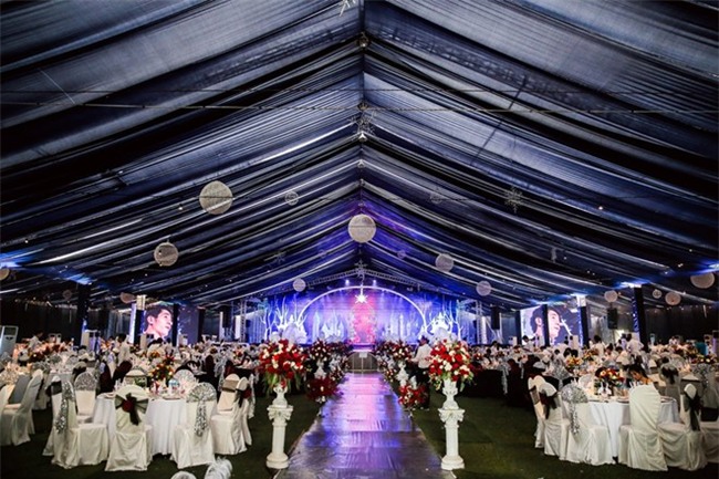 5 đám cưới nức tiếng vì độ xa hoa trong năm 2017: dựng rạp mấy ngàn mét vuông, trang trí 6-7 tỷ đồng - Ảnh 16.
