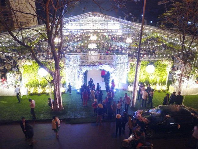 5 đám cưới nức tiếng vì độ xa hoa trong năm 2017: dựng rạp mấy ngàn mét vuông, trang trí 6-7 tỷ đồng - Ảnh 5.