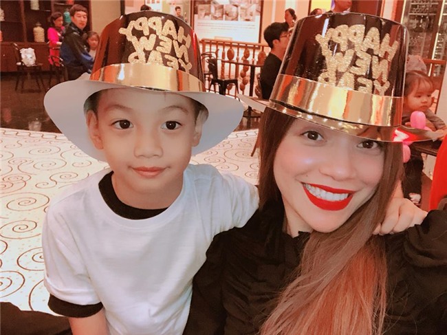 Sao Việt tổng kết năm cũ, đón chào năm mới trong rộn ràng sắc xuân-1