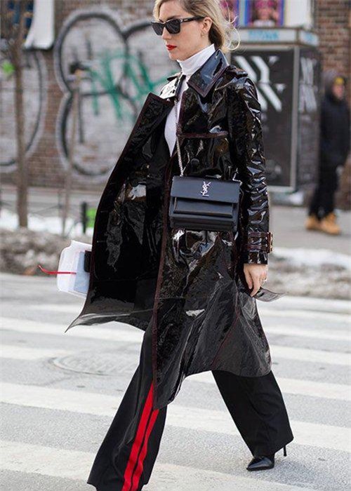 5 xu huong ao khoac dang "me hoac" cac co nang khap noi tren the gioi - 15