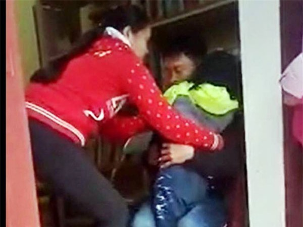 Sự thật clip mẹ giành quyền nuôi con: Người cha không xứng đáng