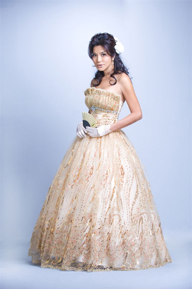 duong tinh my nhan chuyen gioi: nguoi 4 doi chong, ke hanh phuc ben "phi cong tre" hinh anh 11