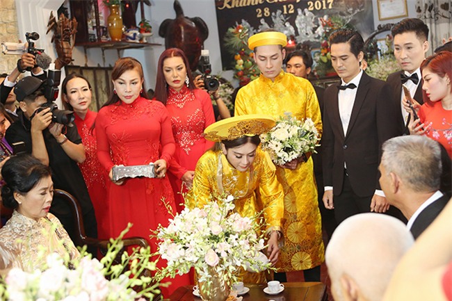 duong tinh my nhan chuyen gioi: nguoi 4 doi chong, ke hanh phuc ben "phi cong tre" hinh anh 2