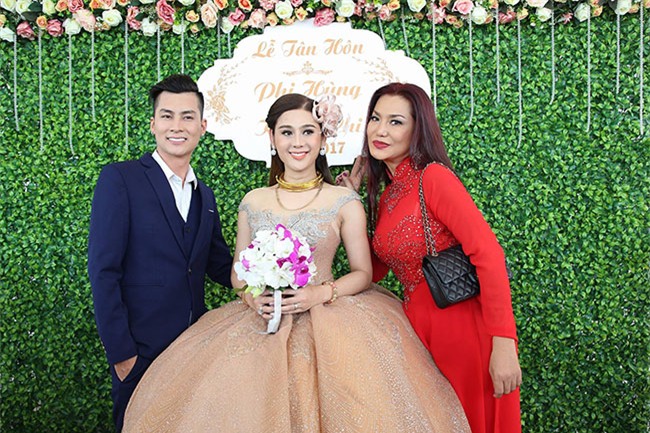 duong tinh my nhan chuyen gioi: nguoi 4 doi chong, ke hanh phuc ben "phi cong tre" hinh anh 4