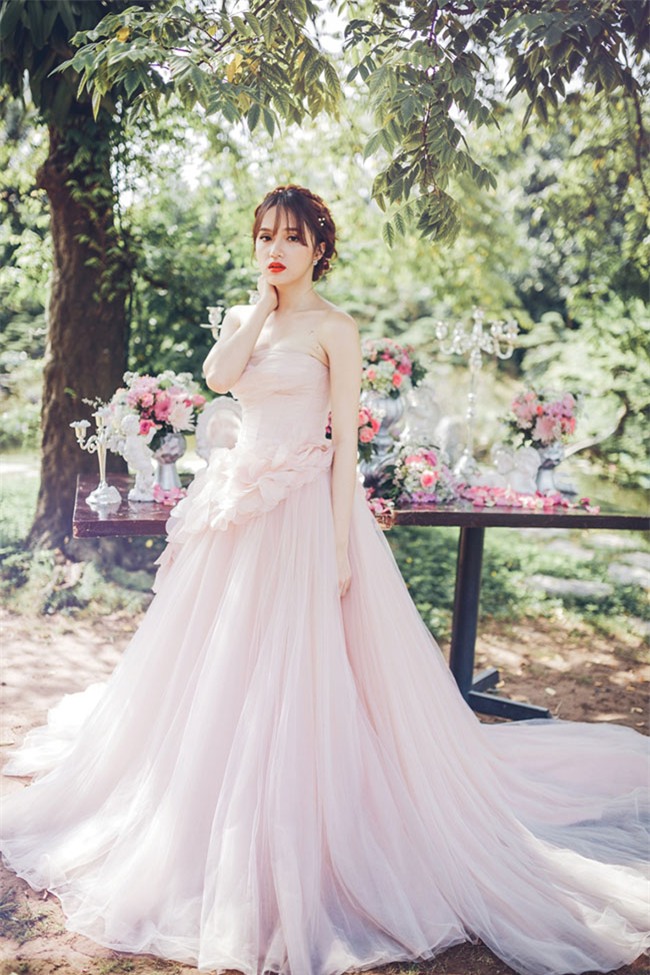 duong tinh my nhan chuyen gioi: nguoi 4 doi chong, ke hanh phuc ben "phi cong tre" hinh anh 7