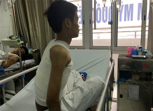 26 năm ngủ ngồi vì khối u nặng 15kg trên lưng-3