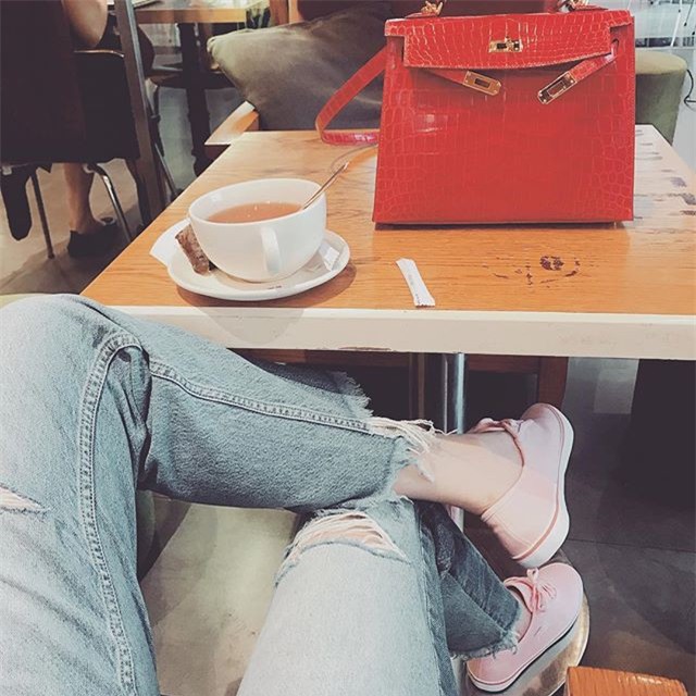 Ngọc Trinh khởi động năm mới với màn khoe BST túi Hermes cả chục tỷ đồng - Ảnh 8.