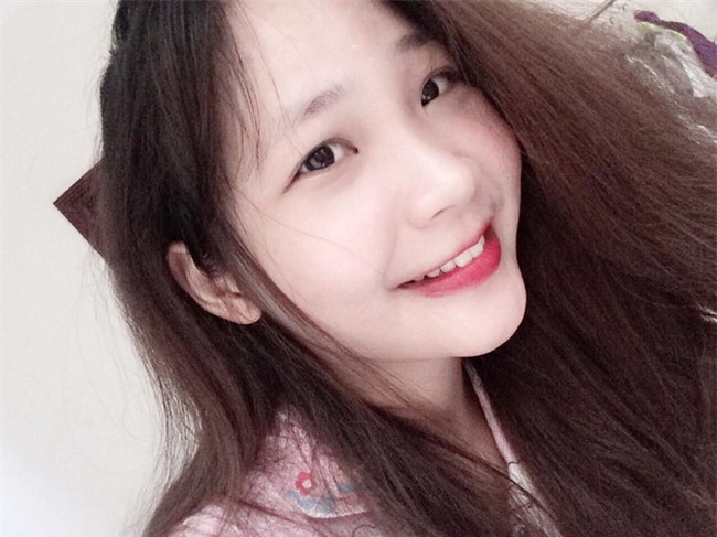 Cô gái dậy thì thành công đến nỗi đi họp lớp phải mang ảnh cũ để bạn bè nhận ra! - Ảnh 2.