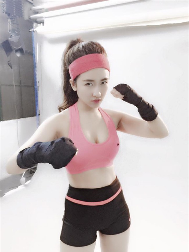 ve dep, sexy muot mat nhu hoa hau cua cac my nu dong hai viet hinh anh 9