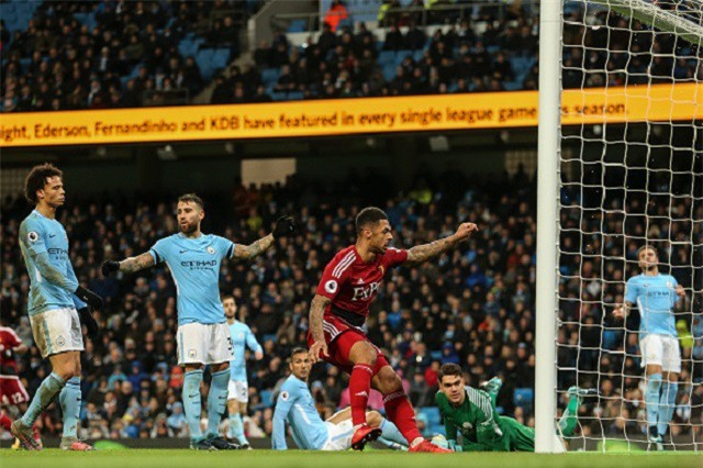 Sterling ghi bàn sau 39 giây, Man City lại hơn Man Utd 15 điểm - Ảnh 12.