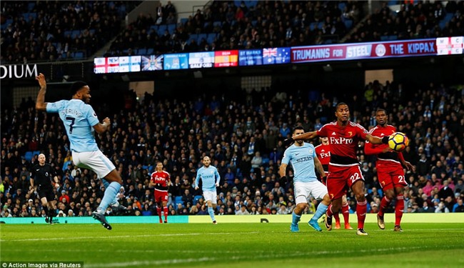 Sterling ghi bàn sau 39 giây, Man City lại hơn Man Utd 15 điểm - Ảnh 4.