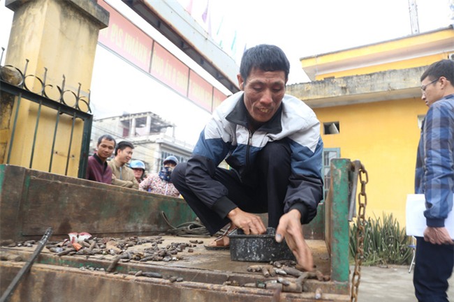 Vụ nổ ở Bắc Ninh: Đạn phủ kín đường làng, đã thu gom được 500kg đầu đạn
