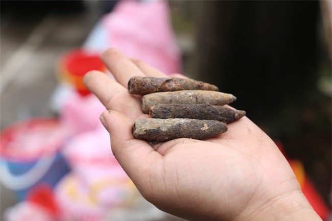 Vụ nổ ở Bắc Ninh: Đạn phủ kín đường làng, đã thu gom được 500kg đầu đạn