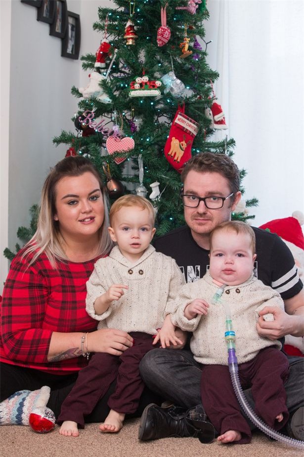 Cậu bé chết não tưởng không còn cơ hội sống sót, bố mẹ ghé vào tai nói một tiếng này thì điều bất ngờ xảy ra - Ảnh 3.