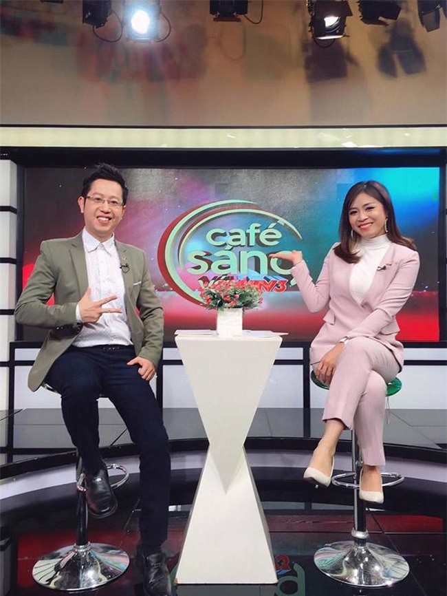 duong tinh “lat leo” cua 2 nu mc cafe sang: hoang linh, minh ha - 11