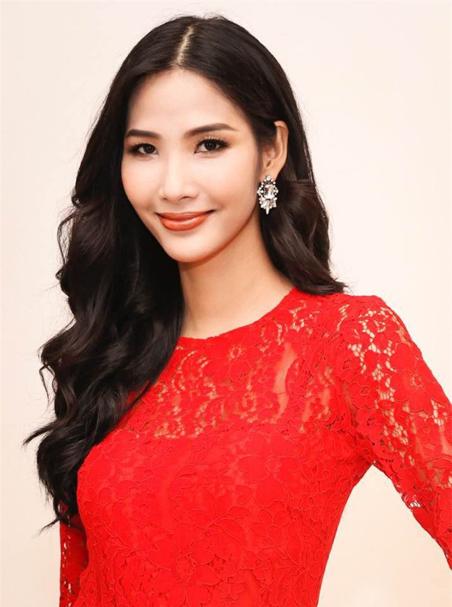 Kể từ khi dự thi Hoa hậu Hoàn Vũ Việt Nam 2017, Hoàng Thuỳ lột xác hẳn với style “bánh bèo” - Ảnh 11.
