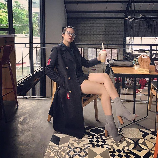 Cô gái Huế dịu dàng cưỡi motor vàng nửa tỷ dạo phố là tâm điểm MXH hôm nay - Ảnh 5.