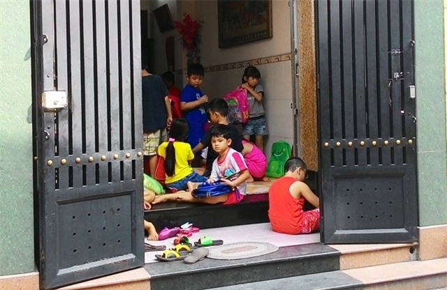 Dạy thêm - học thêm là việc chỉ quản được phần cứng, còn lại tùy thuộc rất nhiều vào nhân cách của nhà giáo.