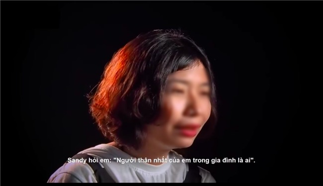 Cộng đồng mạng nêu những điểm khó hiểu trong clip kể câu chuyện bố xâm hại con gái đang gây chấn động - Ảnh 1.