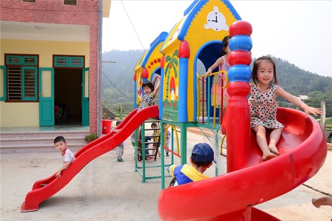 Tranh cãi kịch liệt về trẻ 3 tháng tuổi được học mầm non