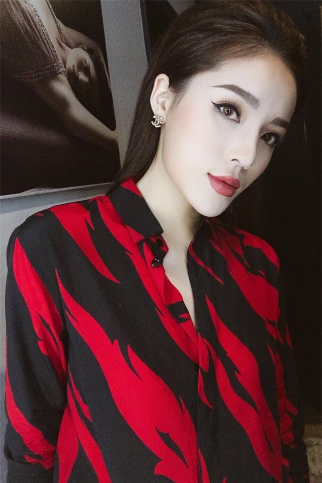 Sau mốt môi tều, giờ Kỳ Duyên lại trắng bệch nhìn... lạnh cả sống lưng - Ảnh 1.
