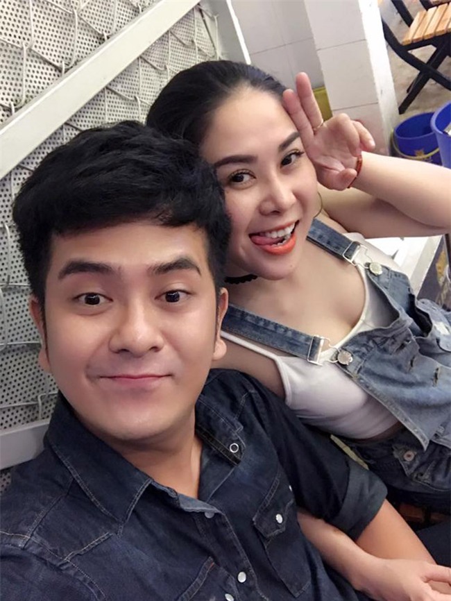 ban gai dj cua hung thuan khoe chan non na hinh anh 1