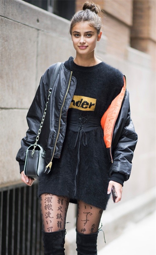 tham hoa thoi trang duong pho viet: chi em mac tat, khong quan hinh anh 7