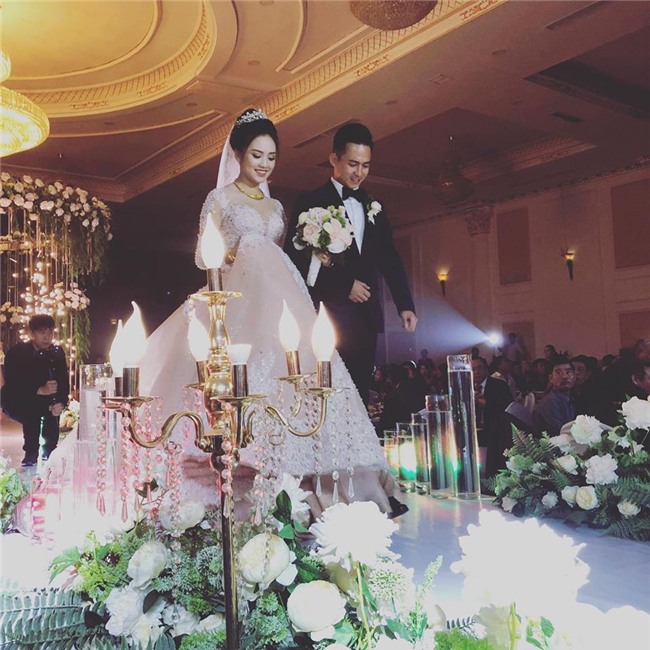 Top 10 Hoa hậu Việt Nam 2016 Trần Tố Như và hotboy cảnh sát khóa môi say đắm trong ngày cưới-1