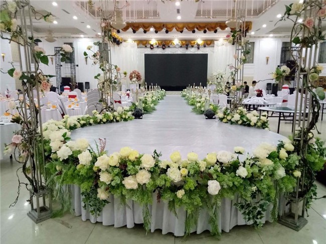 Top 10 Hoa hậu Việt Nam 2016 Trần Tố Như và hotboy cảnh sát khóa môi say đắm trong ngày cưới-8