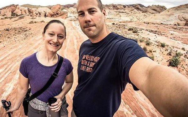 Nghỉ hưu sớm ở tuổi 36 và đi du lịch quanh thế giới, cặp vợ chồng chia sẻ 3 bí quyết tiết kiệm đơn giản mà ai cũng có thể thực hiện được - Ảnh 1.