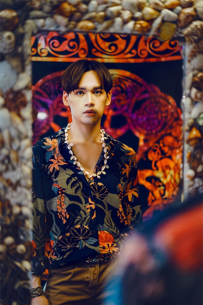 Nhã Phương bất ngờ ăn vận sexy, khoe lưng trần gợi cảm bên người yêu Nguyễn Trần Trung Quân - Ảnh 8.