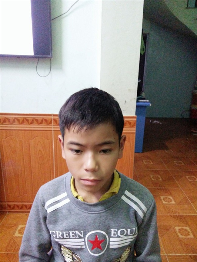 Phụ huynh tố thầy giáo đánh liên tiếp vào mặt học sinh trước giờ thi - Ảnh 1.