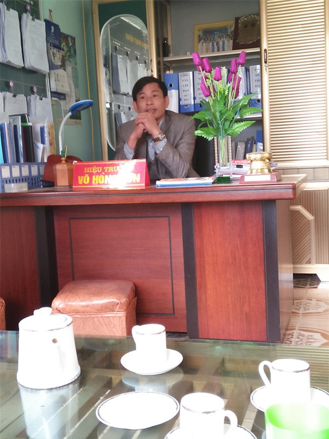 Phụ huynh tố thầy giáo đánh liên tiếp vào mặt học sinh trước giờ thi - Ảnh 4.